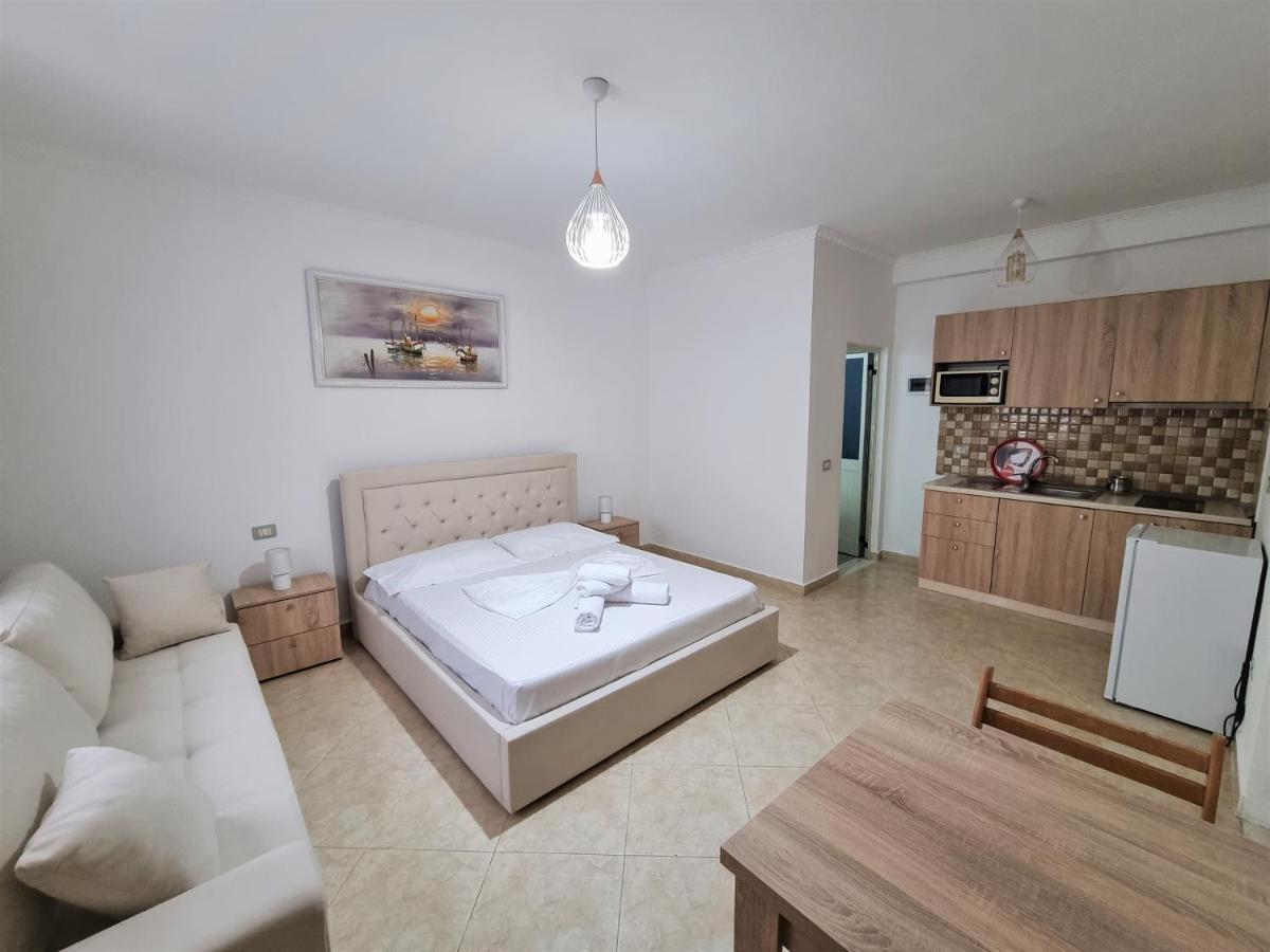 My Holiday House Hotel Драч Екстериор снимка